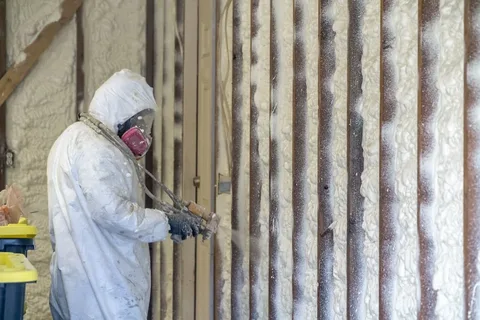 closed-cell spray foam insulation